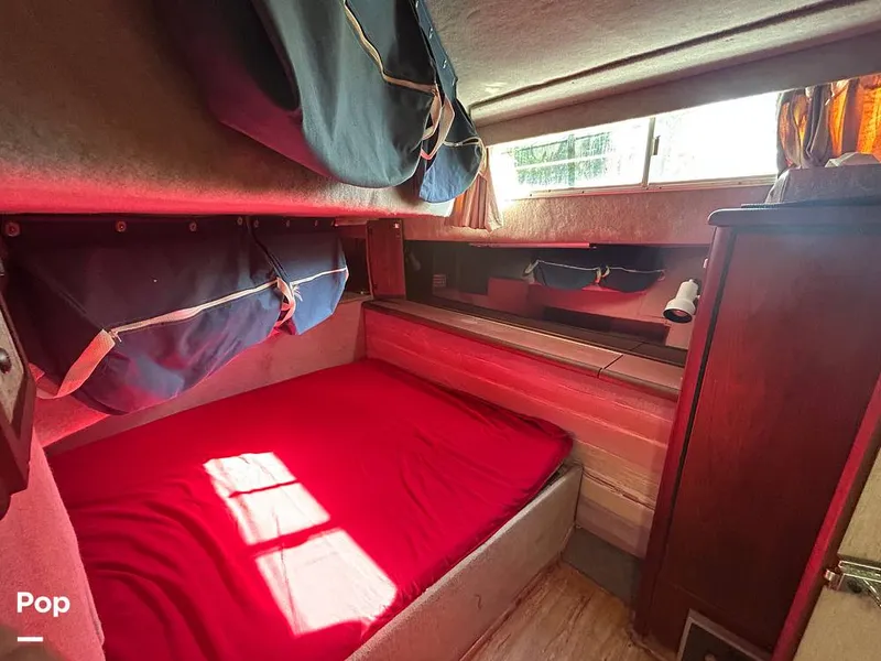 Slide: The Image of Bayliner Motoryacht 3870 1987 - 16322647