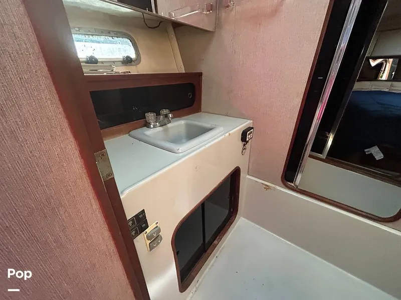 Slide: The Image of Bayliner Motoryacht 3870 1987 - 16322649