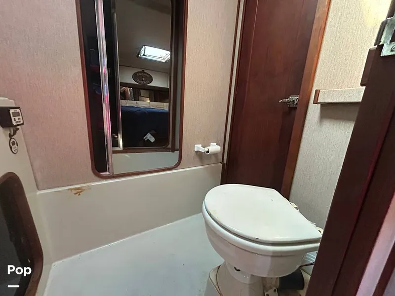 Slide: The Image of Bayliner Motoryacht 3870 1987 - 16322651