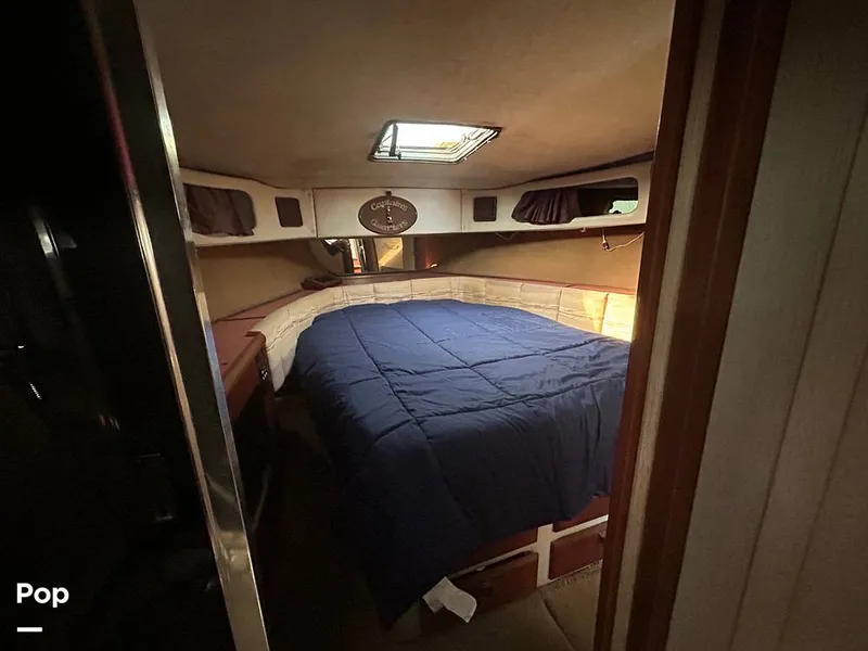 Slide: The Image of Bayliner Motoryacht 3870 1987 - 16322657