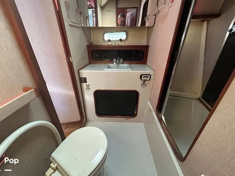 Slide: The Image of Bayliner Motoryacht 3870 1987 - 16322658