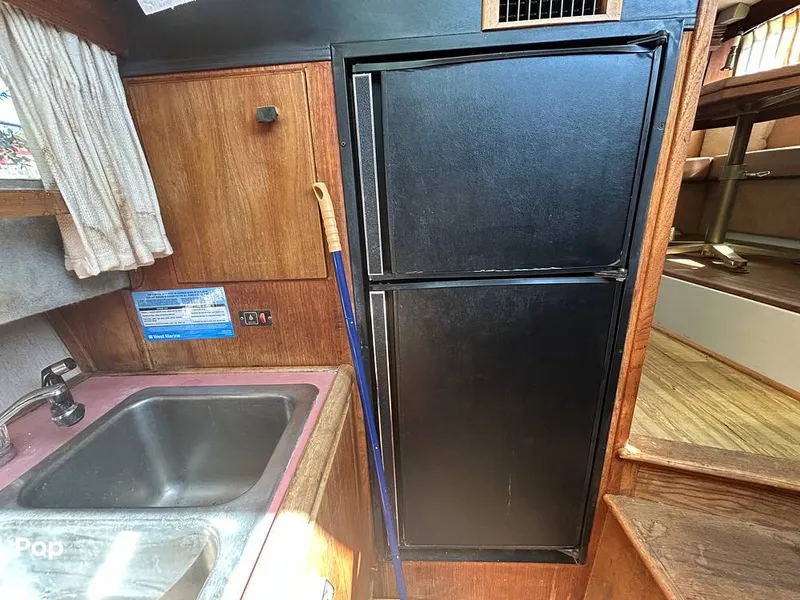 Slide: The Image of Bayliner Motoryacht 3870 1987 - 16322671