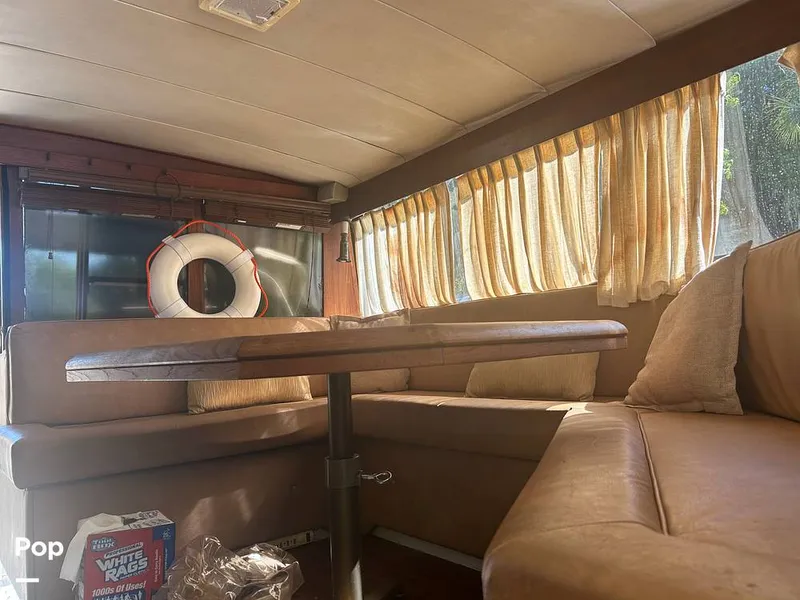 Slide: The Image of Bayliner Motoryacht 3870 1987 - 16322672