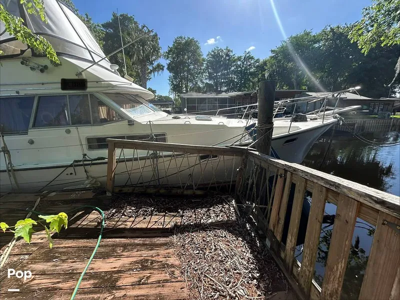 Slide: The Image of Bayliner Motoryacht 3870 1987 - 16322616