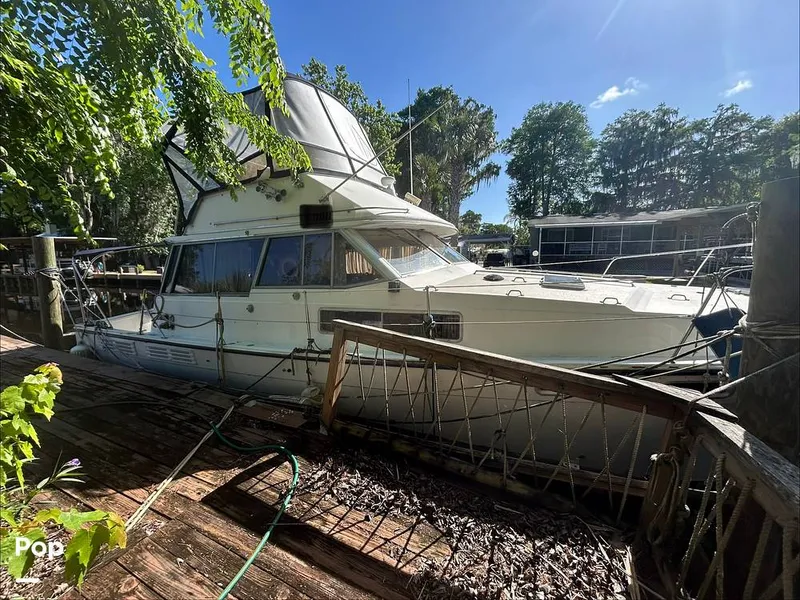 Slide: The Image of Bayliner Motoryacht 3870 1987 - 16322618