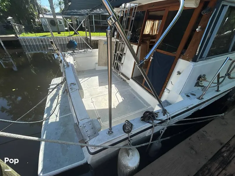 Slide: The Image of Bayliner Motoryacht 3870 1987 - 16322622