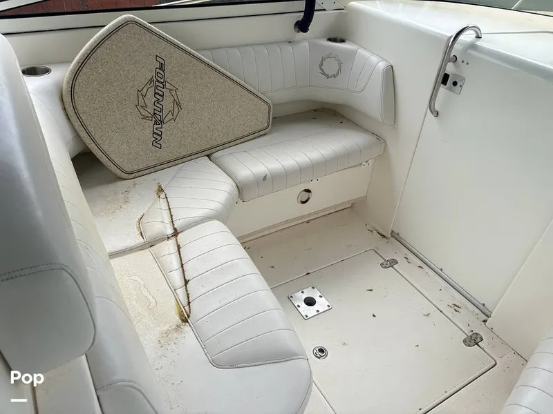 Slide: The Image of Passenger Seating With Storage - 16352440