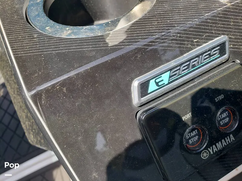 Slide: The Image of Yamaha 275SE 2022 - 16369649