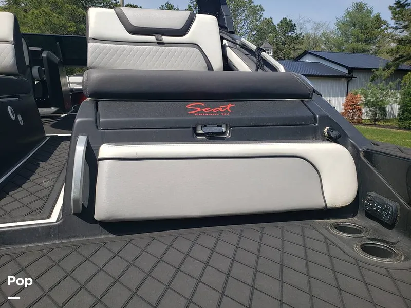 Slide: The Image of Yamaha 275SE 2022 - 16369536
