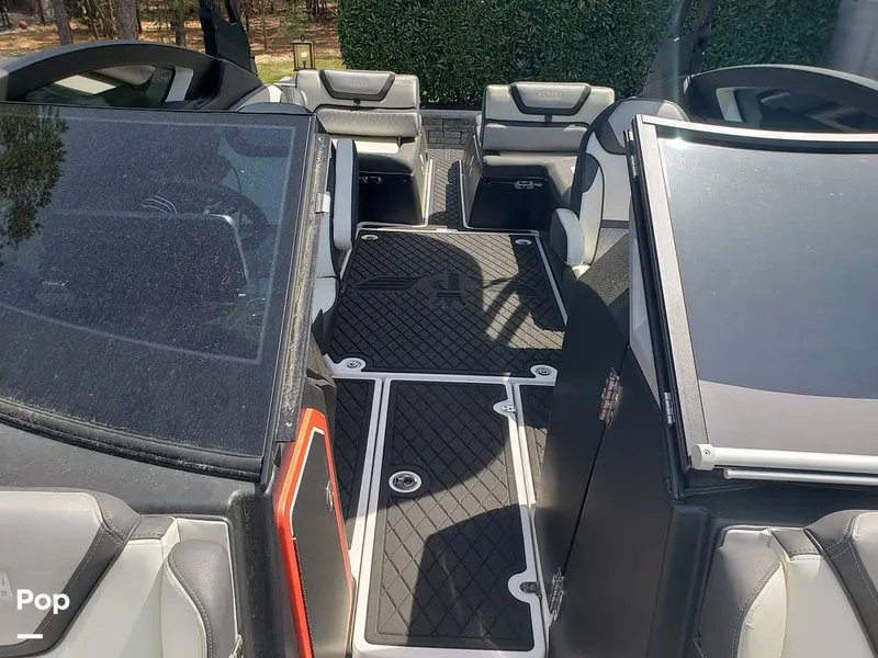 Slide: The Image of Yamaha 275SE 2022 - 16369579