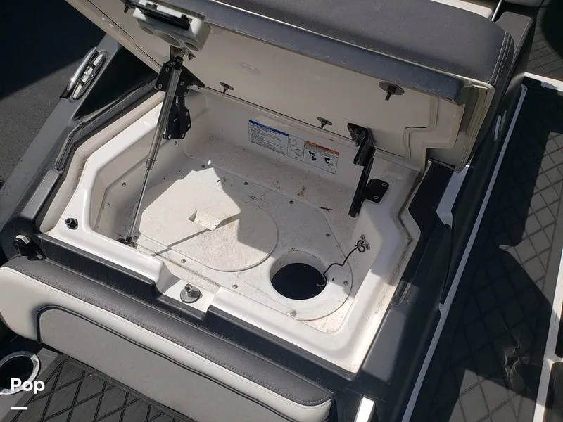 Slide: The Image of Yamaha 275SE 2022 - 16369598