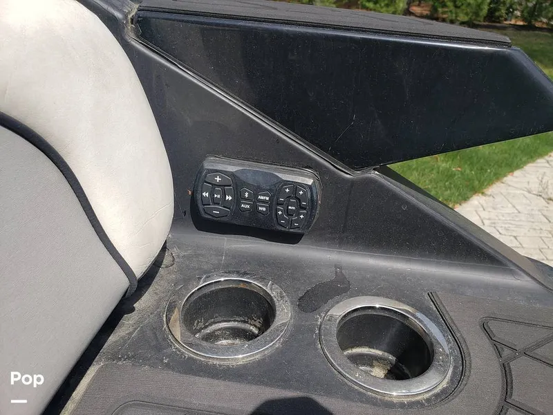 Slide: The Image of Yamaha 275SE 2022 - 16369599