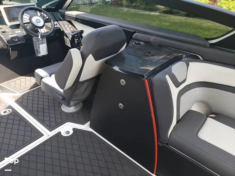 Slide: The Image of Yamaha 275SE 2022 - 16369623