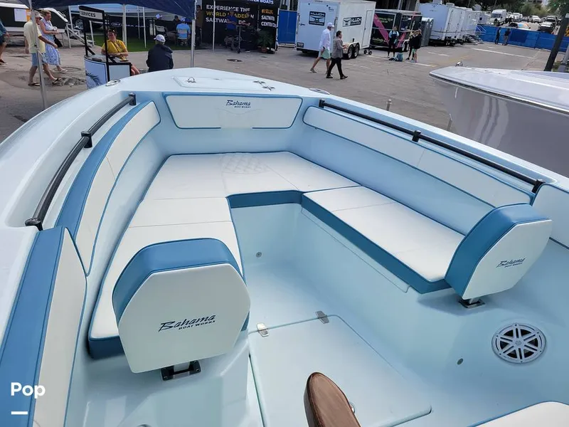 Slide: The Image of Forward Bow Seating - 16310421