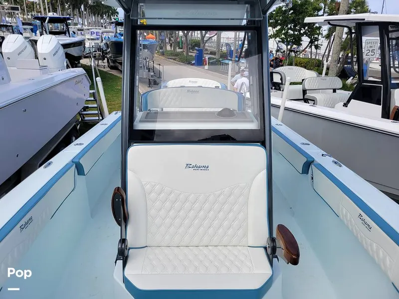 Slide: The Image of Tempered glass windshield - 16310423