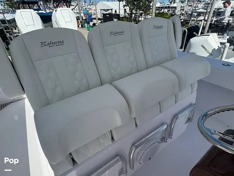 Slide: The Image of Bahama 35 CC 2027 - 16303481