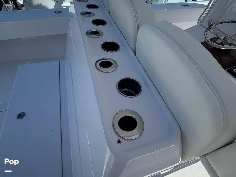 Slide: The Image of Bahama 35 CC 2027 - 16303472