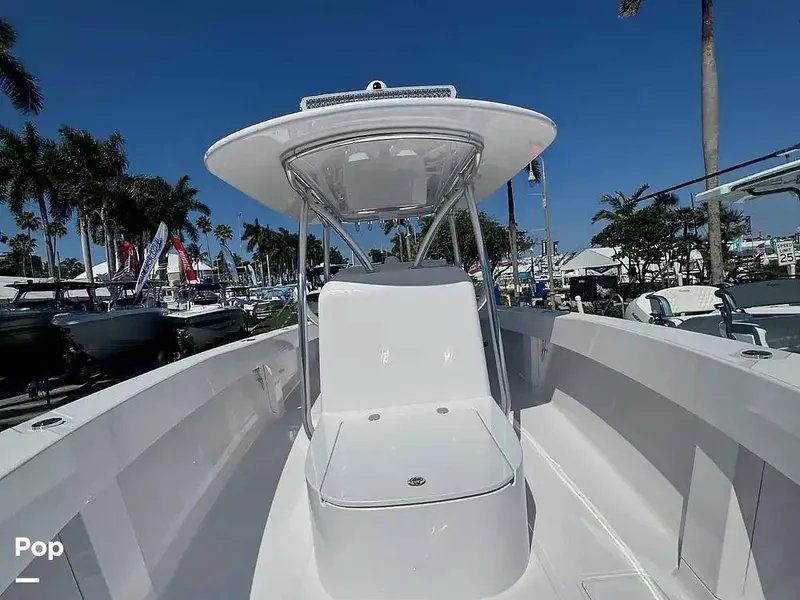 Slide: The Image of Bahama 35 CC 2027 - 16303495