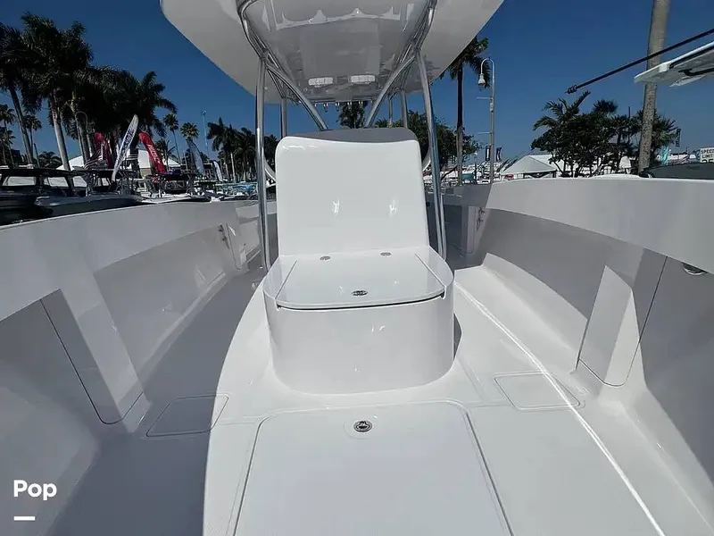 Slide: The Image of Bahama 35 CC 2027 - 16303496