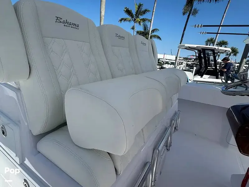 Slide: The Image of Bahama 35 CC 2027 - 16303443