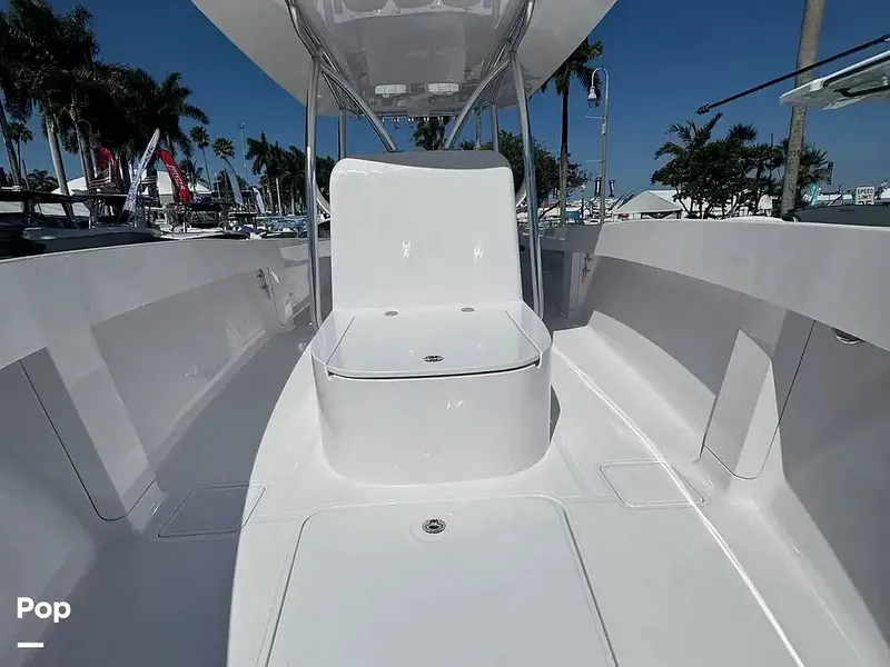 Slide: The Image of Bahama 35 CC 2027 - 16303458