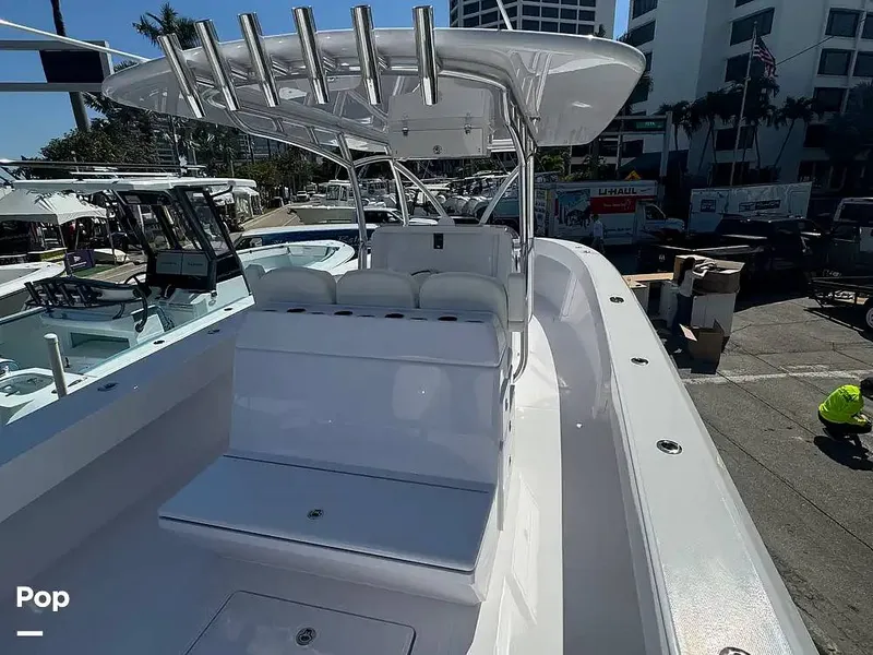 Slide: The Image of Bahama 35 CC 2027 - 16303461