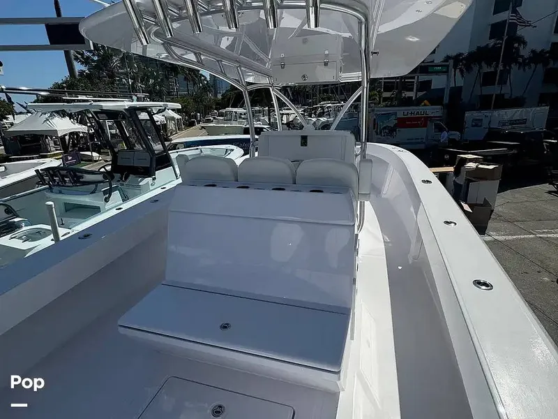 Slide: The Image of Bahama 35 CC 2027 - 16303462