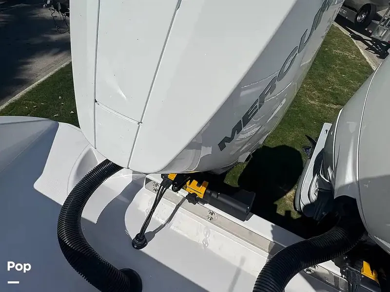 Slide: The Image of Bahama 35 CC 2027 - 16303463