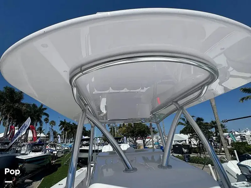 Slide: The Image of Bahama 35 CC 2027 - 16303392