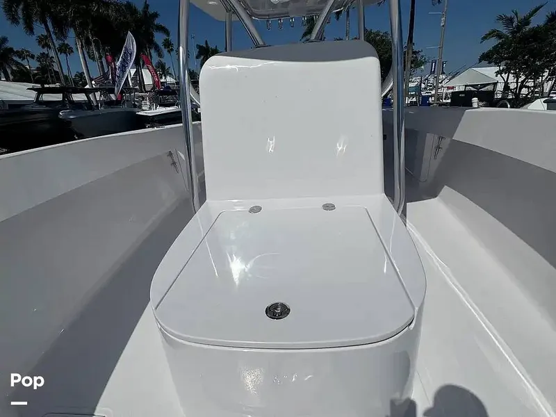 Slide: The Image of Bahama 35 CC 2027 - 16303396