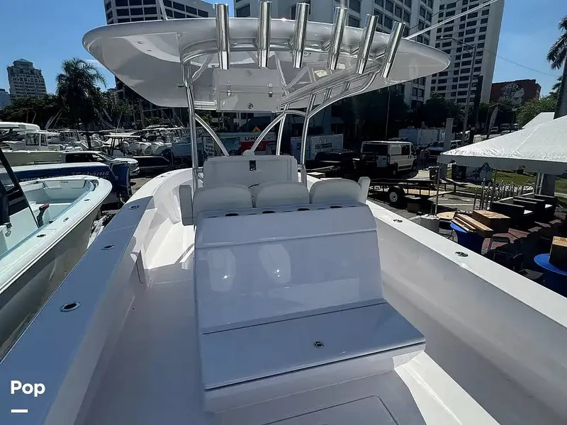 Slide: The Image of Bahama 35 CC 2027 - 16303409