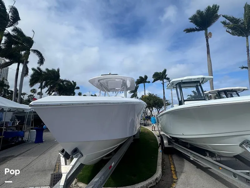 Slide: The Image of Bahama 35 CC 2027 - 16324716