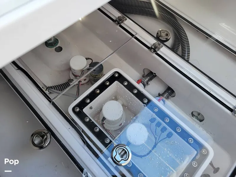 Slide: The Image of Bahama 35 CC 2027 - 16337173