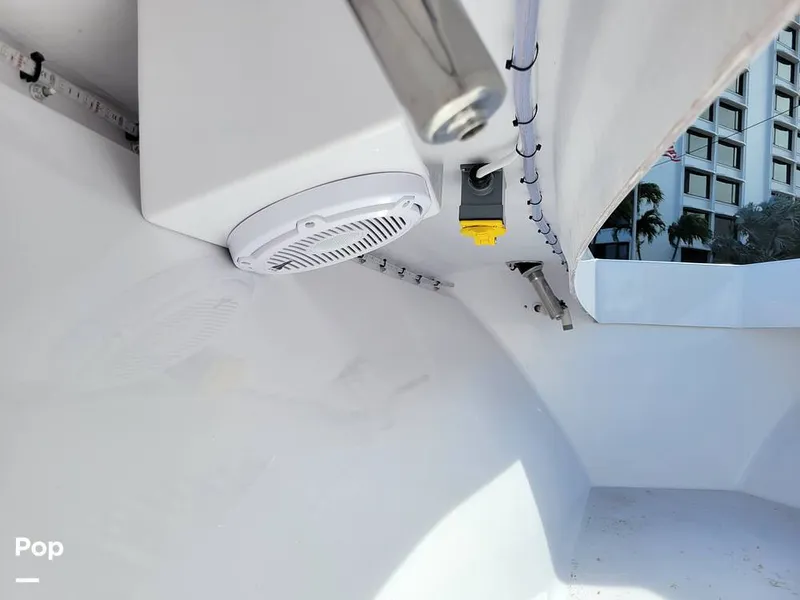 Slide: The Image of Bahama 35 CC 2027 - 16337174