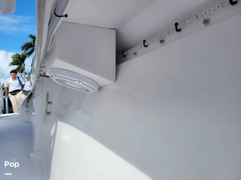 Slide: The Image of Bahama 35 CC 2027 - 16337175