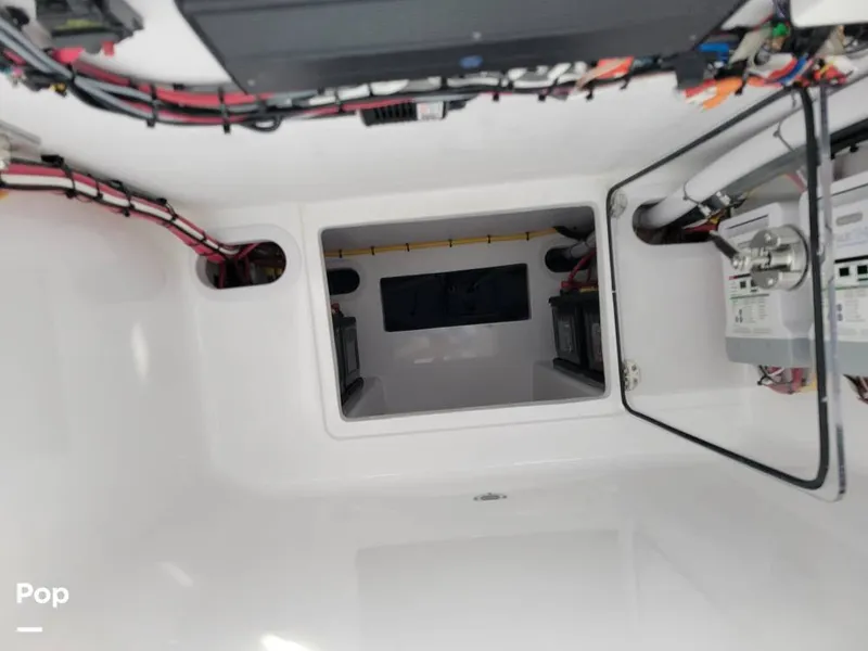 Slide: The Image of Bahama 35 CC 2027 - 16337180