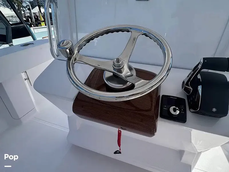 Slide: The Image of Bahama 35 CC 2027 - 16303380