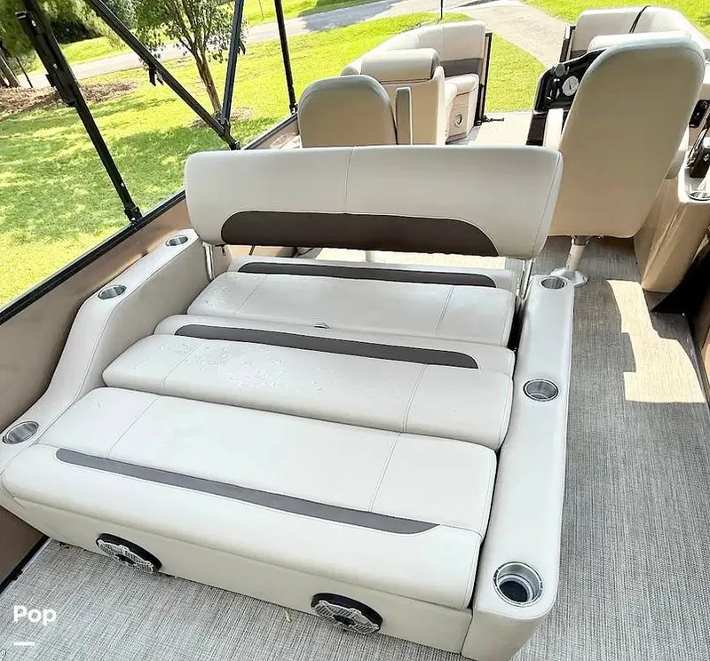 Slide: The Image of Bentley Pontoons 240 Swingback 2024 - 16529107