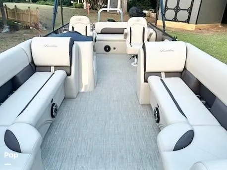 Slide: The Image of Bentley Pontoons 240 Swingback 2024 - 16528917