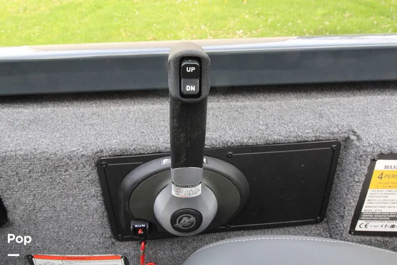 Slide: The Image of Throttle/shift: Mech - 16326906