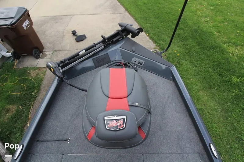 Slide: The Image of Pedestal Seats - 16326925