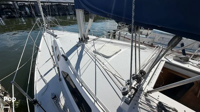 Slide: The Image of Catalina 320 Sloop 2006 - 16336841