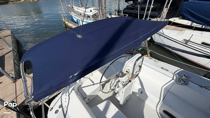 Slide: The Image of Catalina 320 Sloop 2006 - 16336862