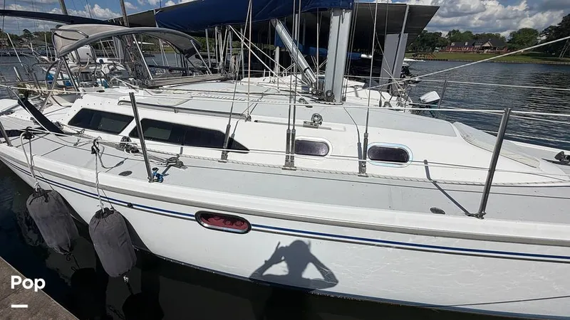 Slide: The Image of Catalina 320 Sloop 2006 - 16336871