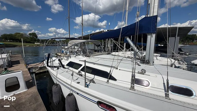 Slide: The Image of Catalina 320 Sloop 2006 - 16336872