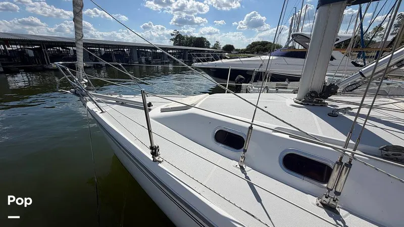 Slide: The Image of Catalina 320 Sloop 2006 - 16336880