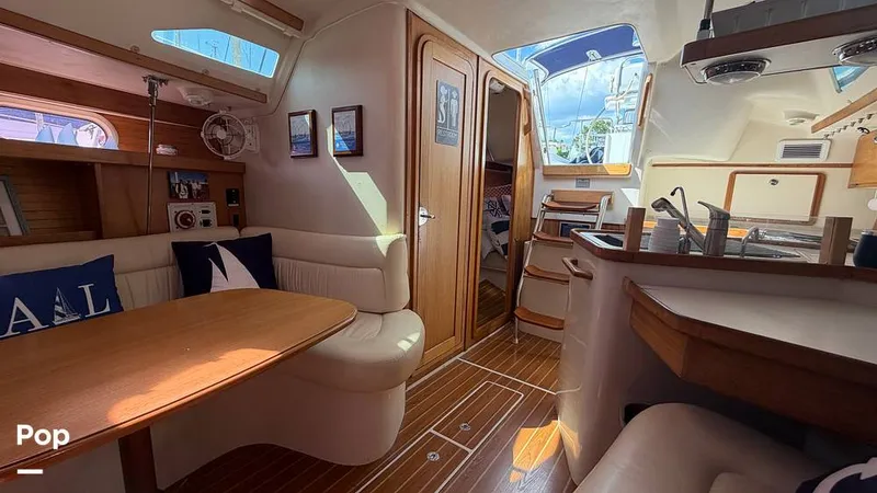 Slide: The Image of Catalina 320 Sloop 2006 - 16336707