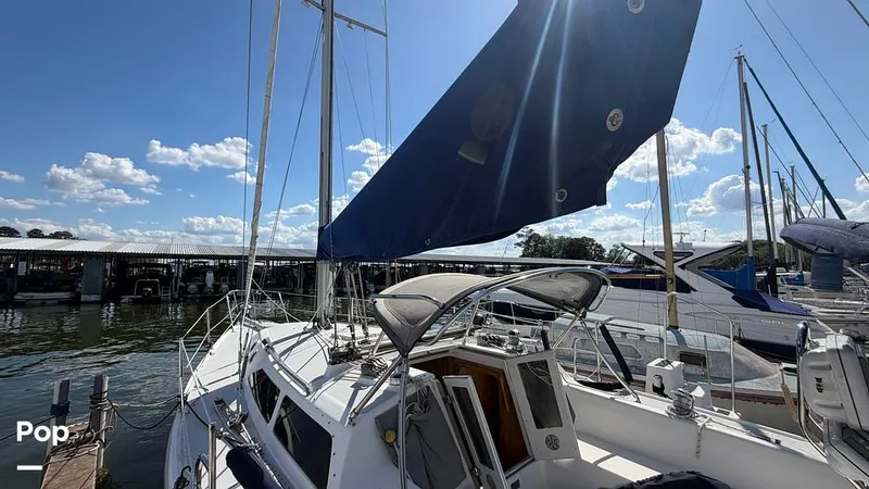 Slide: The Image of Catalina 320 Sloop 2006 - 16336885