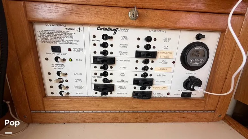 Slide: The Image of Catalina 320 Sloop 2006 - 16336736