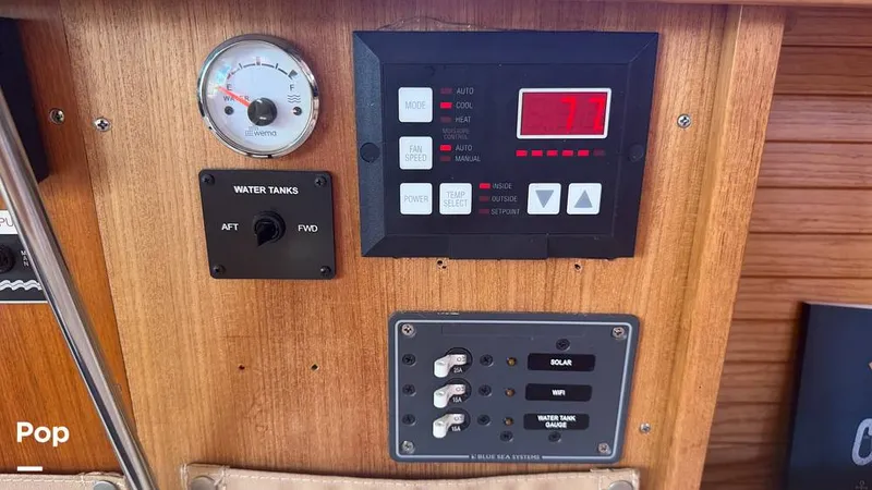 Slide: The Image of Catalina 320 Sloop 2006 - 16336740